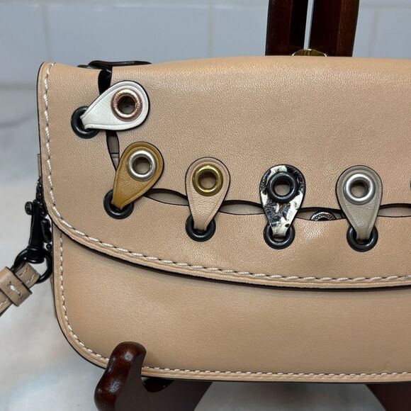 Coach Wristlet Bag Purse Clutch Leather Snakeskin Like New Link Detail Like New! - Picture 4 of 16